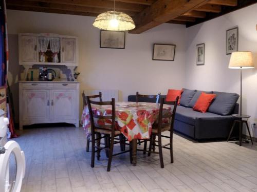 Gîte Authentique avec Accès au Canal et Intimité Préservée - FR-1-489-609 (Gite Authentique avec Acces au Canal et Intimite Preservee - FR-1-489-609) in Ganē Surluāra