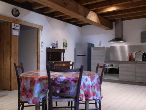 Gîte Authentique avec Accès au Canal et Intimité Préservée - FR-1-489-609 (Gite Authentique avec Acces au Canal et Intimite Preservee - FR-1-489-609) in Ganē Surluāra