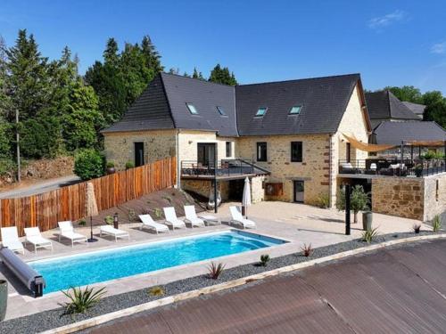 Grande Maison Familiale avec Piscine Privee et Animaux Bienvenus - FR-1-616-527 in Segonzac (Limousin)