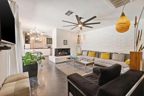 Speakeasy Hotel - image 2