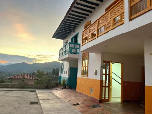 Jerico Poets Balcony House