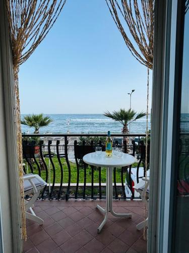 Sea front Apartment Giardini Naxos Taormina