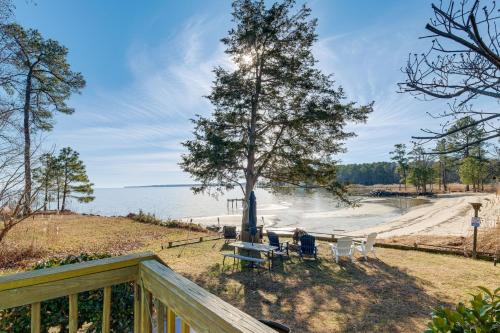 Potomac River Haven w/ Private Beach, Dogs Welcome in Piney Point (MD)