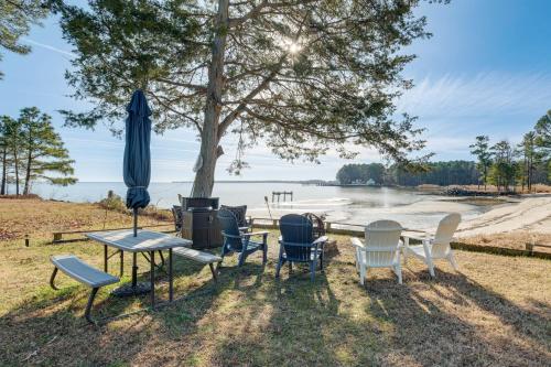 Potomac River Haven w/ Private Beach, Dogs Welcome in Piney Point (MD)