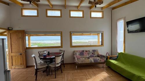 Cabaña H&M frente al Mar Puaucho