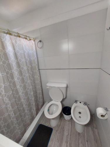 Depto céntrico de 3 habitaciones y cochera - image 5