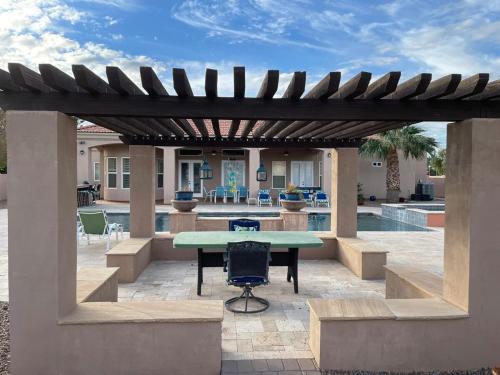 Luxurious Lehi, Heated Pool & Pirate Ship in Salt River Reservation