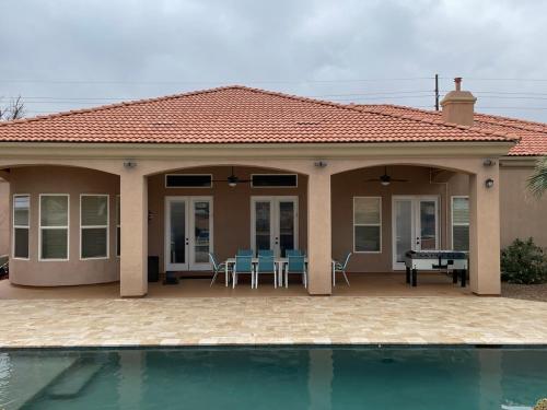 Luxurious Lehi, Heated Pool & Pirate Ship in Salt River Reservation