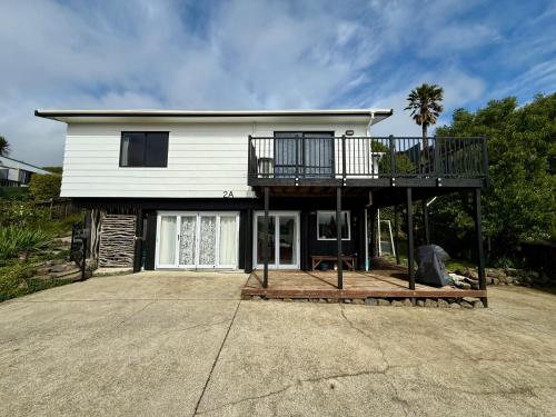 Cosy Raglan Studio - Walk to Beach and Village - Roberts St - Studio Downstairs, Раглан (фото 2)