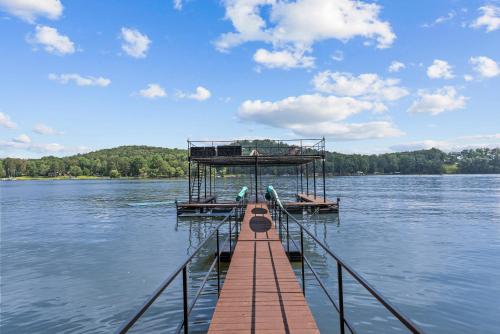 Shorewood Shores Dock & Hot Tub! home - image 5