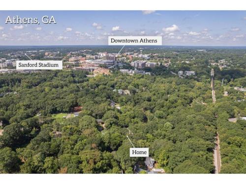 Downtown Bungalow < Less than 15 Miles to UGA! home - image 8