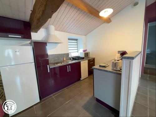 Charmant gîte 2 pers avec terrasse privative et proche Vélo Rail - FR-1-426-466 (Charmant gite 2 pers avec terrasse privative et proche Velo Rail - FR-1-426-466) in St Reverend