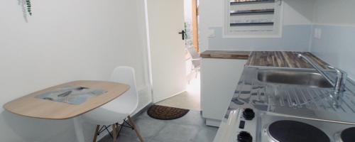 Gite therese BAIE MAHAULT Chez l 'Habitat in Baie-Mahault