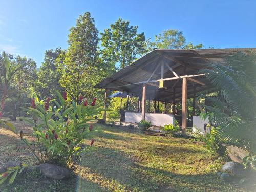 Cabaña Brisas del río (Cabana Brisas del rio) in Portalona