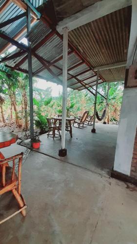 Bananas Guest House Private Room in Altagracia