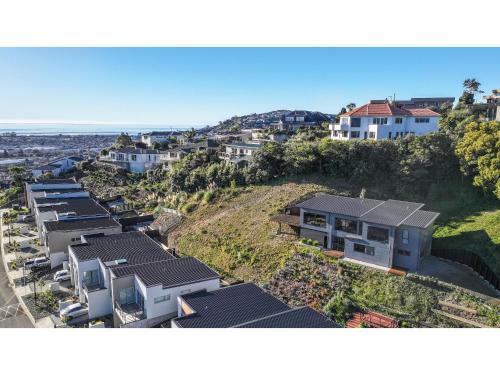 Exterior view, Horizon View Retreat - Nelson Holiday Home in Stoke
