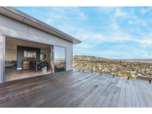 Exterior view, Horizon View Retreat - Nelson Holiday Home in Stoke