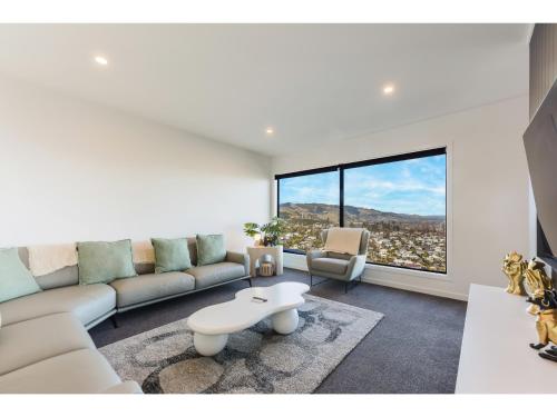 Exterior view, Horizon View Retreat - Nelson Holiday Home in Stoke