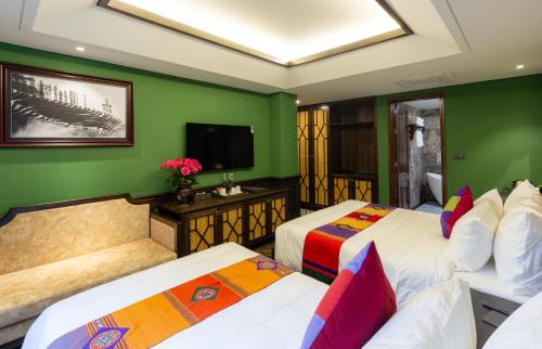 room detail thumbnail 1