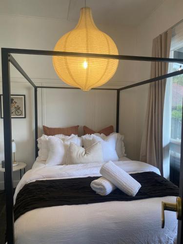 Elegant 3br Haven with Character & Charm - Gippsland Region