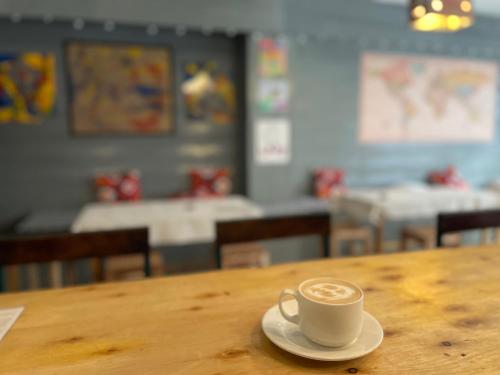 Over the Moon hostel in ห้วยทราย