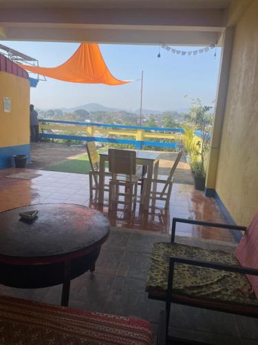 Over the Moon hostel in ห้วยทราย