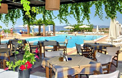 Panselinos Hotel - image 7