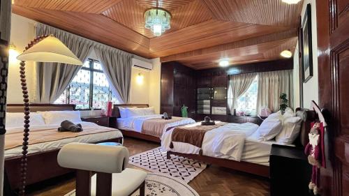 Johor Bahru -- Gathering & Spacious & KTV #6BR5B #20-24px by Cowidea in Stulang Bahru