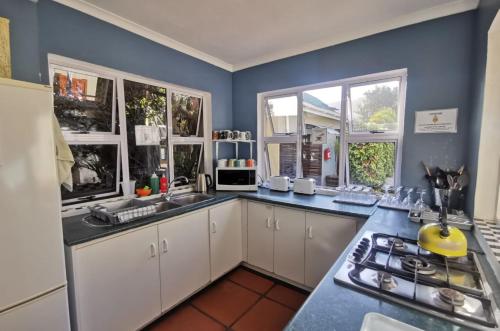 cuisine, Hermanus Backpackers & Budget Accommodation in Hermanus