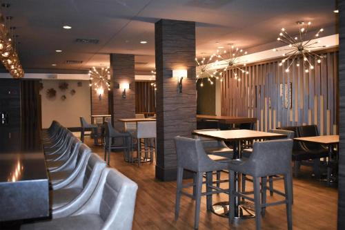 DoubleTree by Hilton Chicago - Oak Brook - image 9