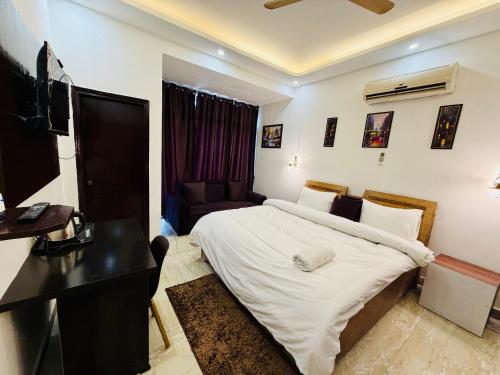 The White Orchid- Near Noida City Center 4