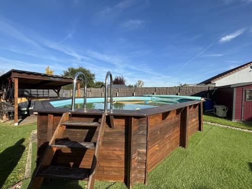 Gîte paisible à Estivareilles, piscine chauffée, animaux acceptés - FR-1-489-615 (Gite paisible a Estivareilles, piscine chauffee, animaux acceptes - FR-1-489-615) in Estivareilles