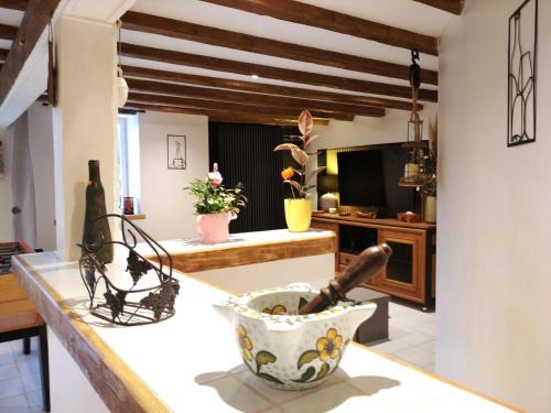 Gîte paisible à Estivareilles, piscine chauffée, animaux acceptés - FR-1-489-615 (Gite paisible a Estivareilles, piscine chauffee, animaux acceptes - FR-1-489-615) in Estivareilles