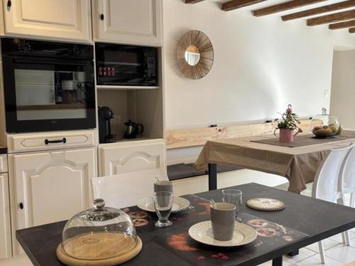 Gîte paisible à Estivareilles, piscine chauffée, animaux acceptés - FR-1-489-615 (Gite paisible a Estivareilles, piscine chauffee, animaux acceptes - FR-1-489-615) in Estivareilles