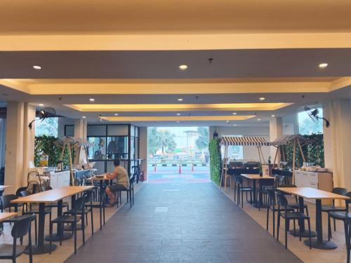 Restaurant, AnyLodge Waterfront Marina Island Pangkor-Lumut in Pangkor