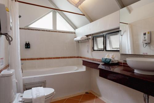 room detail thumbnail 2