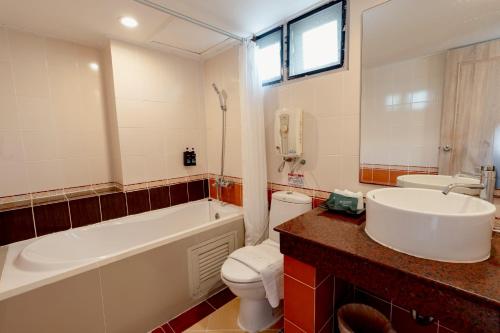 room detail thumbnail 2