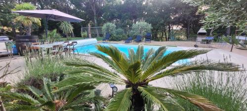 Authentic Provence Villa Charme soleil et piscine privée (Authentic Provence Villa Charme soleil et piscine privee) in 羅謝居德