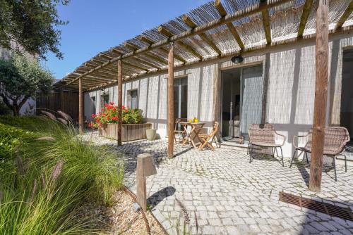 Charming design house in Montijo with garden - 45 - image 2