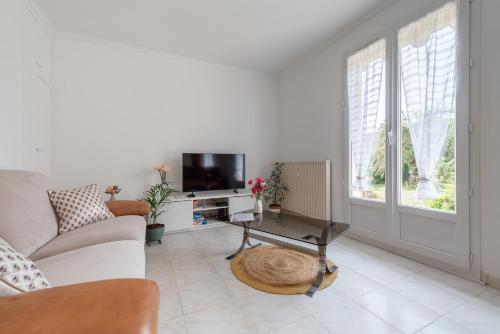 Зручності, Grande Maison Familiale - 10 Pers - Caen et Plages du Débarquement (Grande Maison Familiale - 10 Pers - Caen et Plages du Debarquement) in Іфс