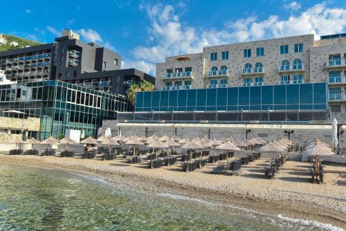 المنظر الخارجي, منتجع وفيلات أفالا (Avala Resort & Villas) in بودفا