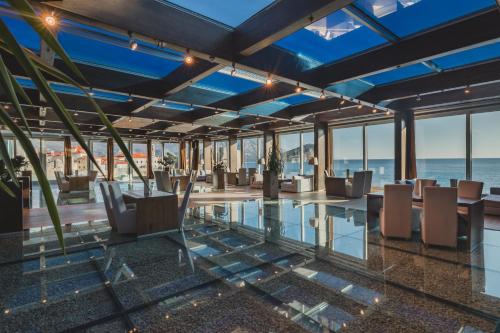حانة/استراحة, منتجع وفيلات أفالا (Avala Resort & Villas) in بودفا