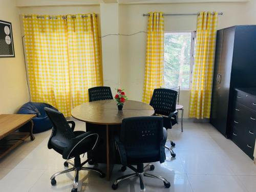 Facilities, Abuzz Oxfordcaps Simla in Shimla