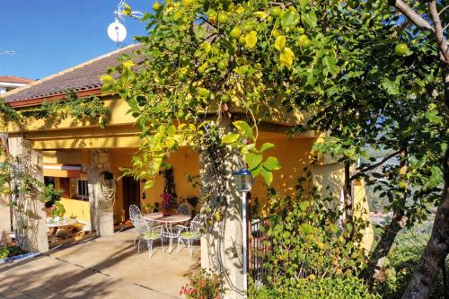 Catalunya Casas Spectacular mountain views, just 4km to the beach in Sant Cebria de Vallalta