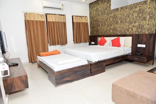 Sri Shivam Hotel in Gondia