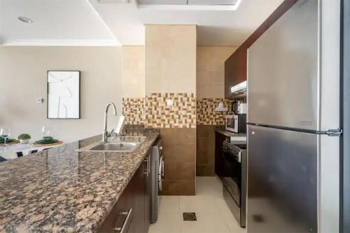Studio Apt w/ canal and sea views close to metro - image 12
