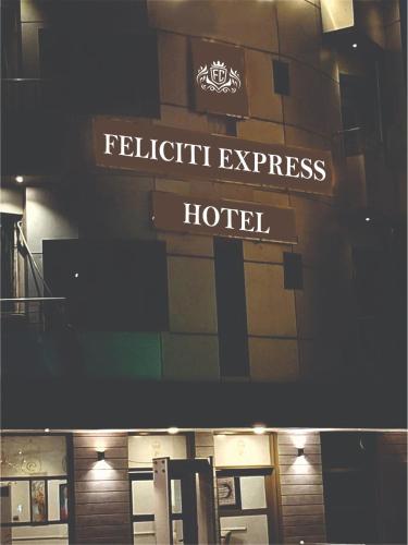 Falettis Express Islamabad – khách sạn tại Golra