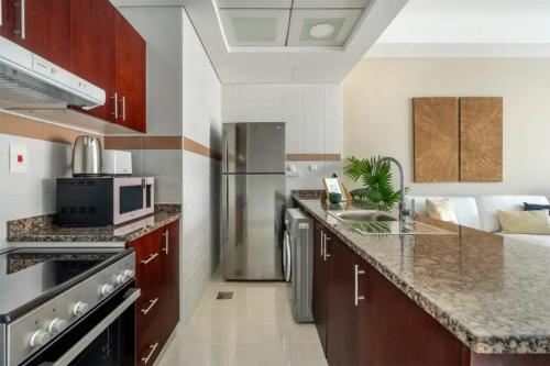 Studio Apt w/ canal and sea views close to metro - image 8