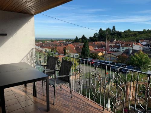 Balcony/terrace, Große Ferienwohnung mit Balkon in Sankt Martin, Pfalz in Sankt Martin