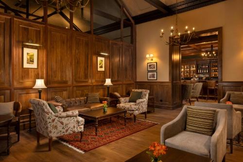 bar/salon, The Hill Club in Nuwara Eliya